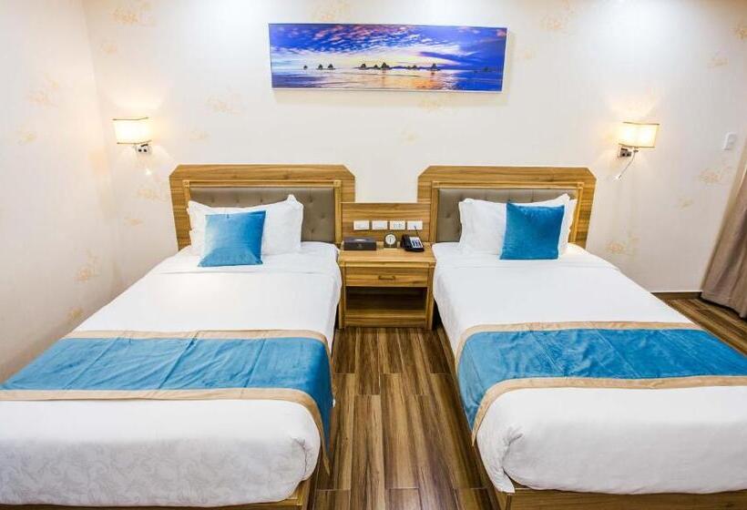 هتل Costa Palawan Resort