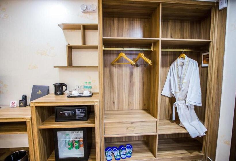 هتل Costa Palawan Resort