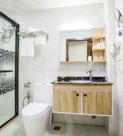 هتل Costa Palawan Resort