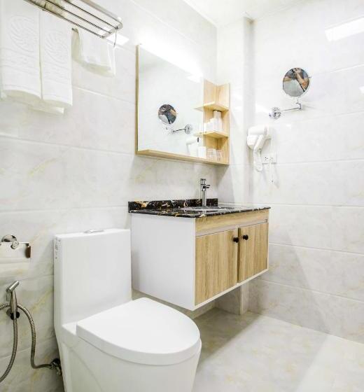 هتل Costa Palawan Resort