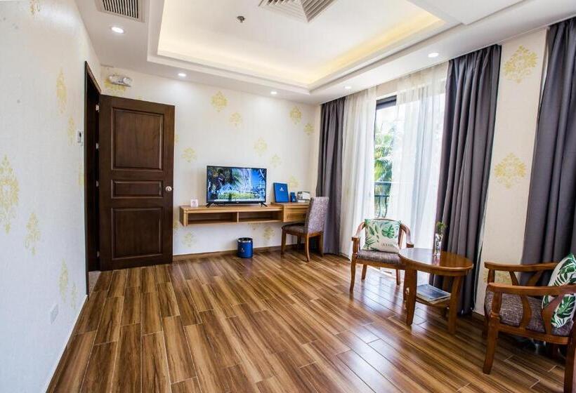 هتل Costa Palawan Resort