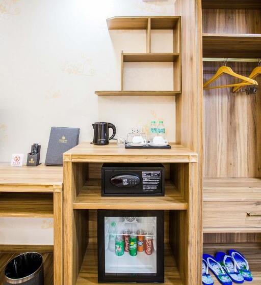 هتل Costa Palawan Resort