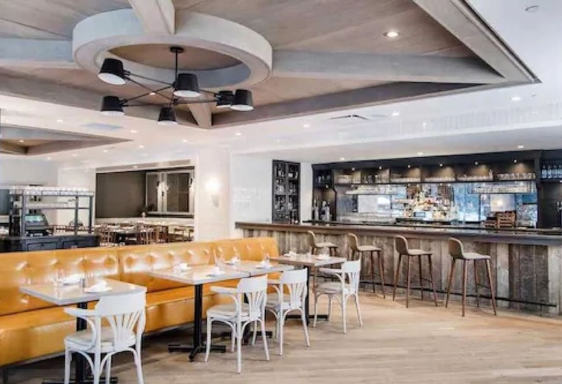 فندق Crosswaters Resort At Kananaskis