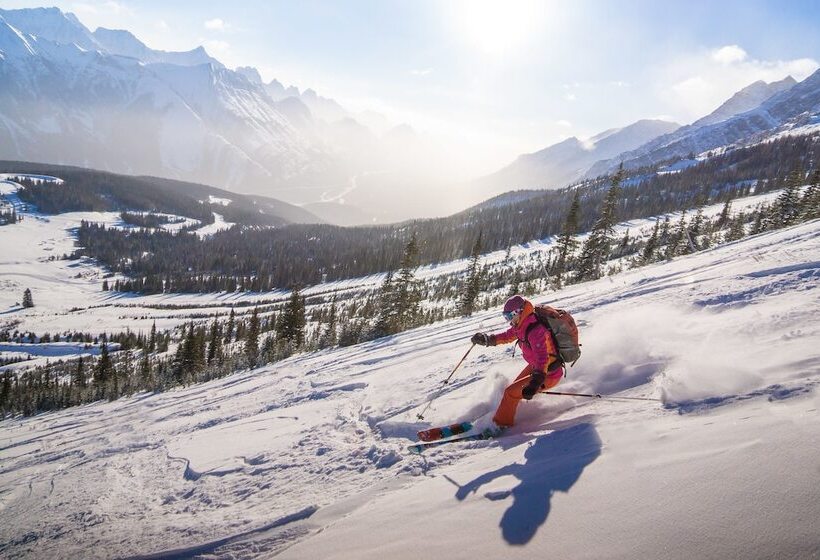 فندق Crosswaters Resort At Kananaskis