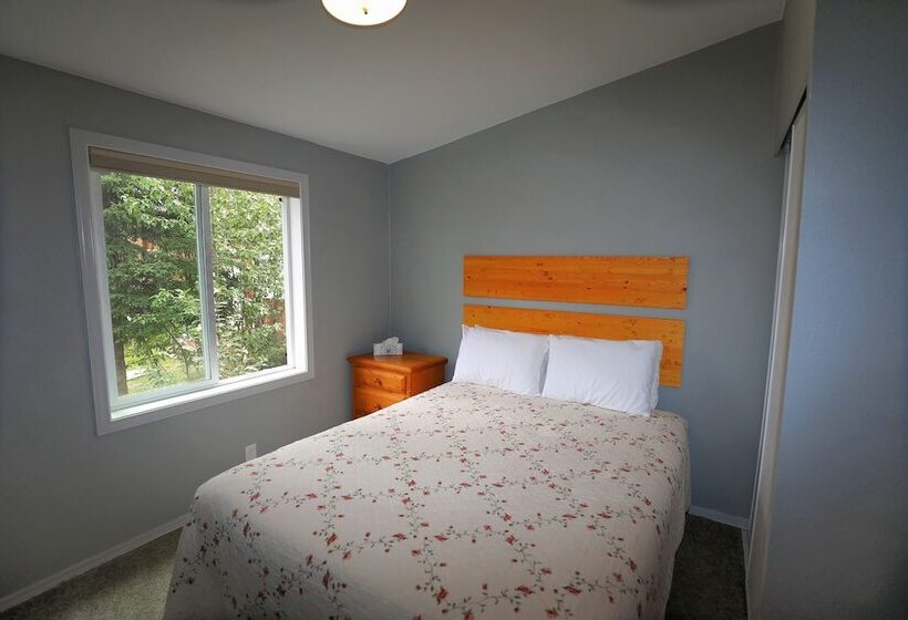 בית מלון כפרי Denali Tri Valley Cabins