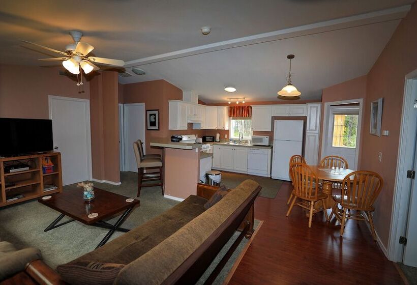 בית מלון כפרי Denali Tri Valley Cabins