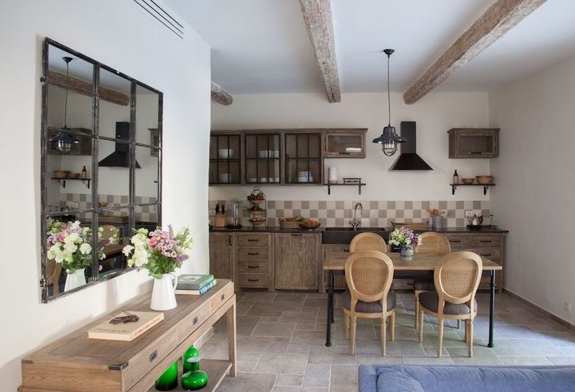 Отель Domaine Les Martins   Gordes