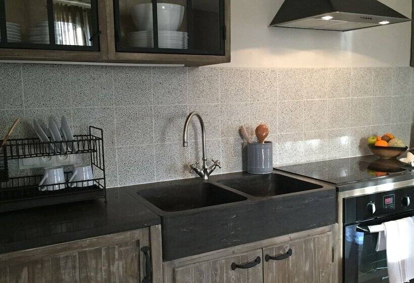 Отель Domaine Les Martins   Gordes