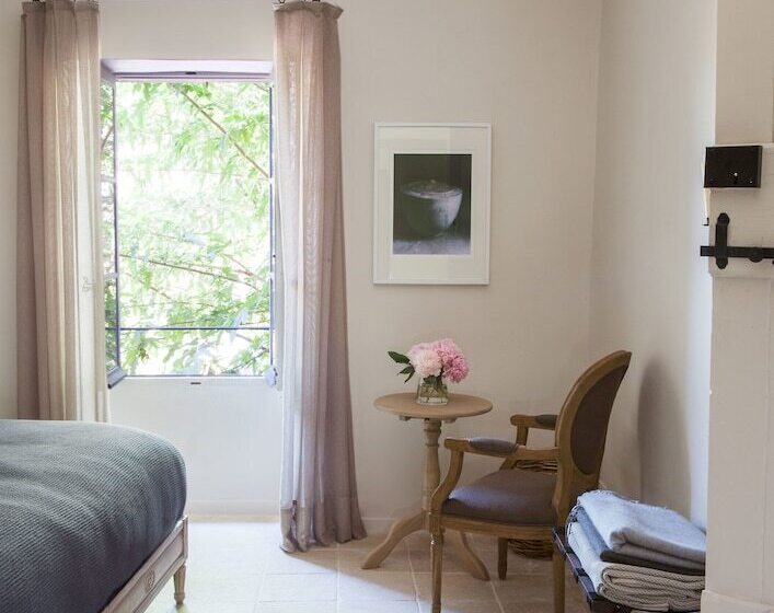 Отель Domaine Les Martins   Gordes