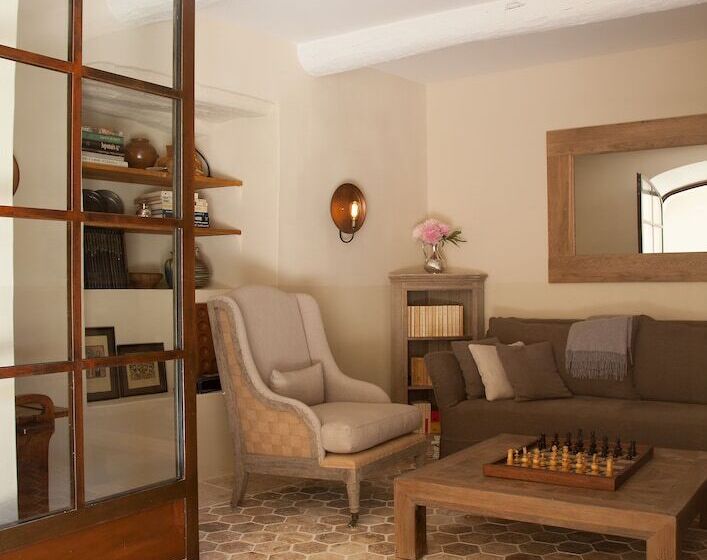 Отель Domaine Les Martins   Gordes