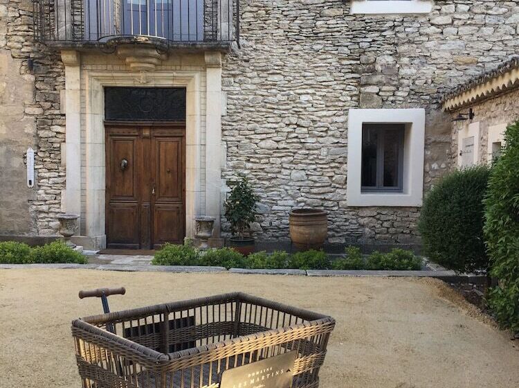 Отель Domaine Les Martins   Gordes