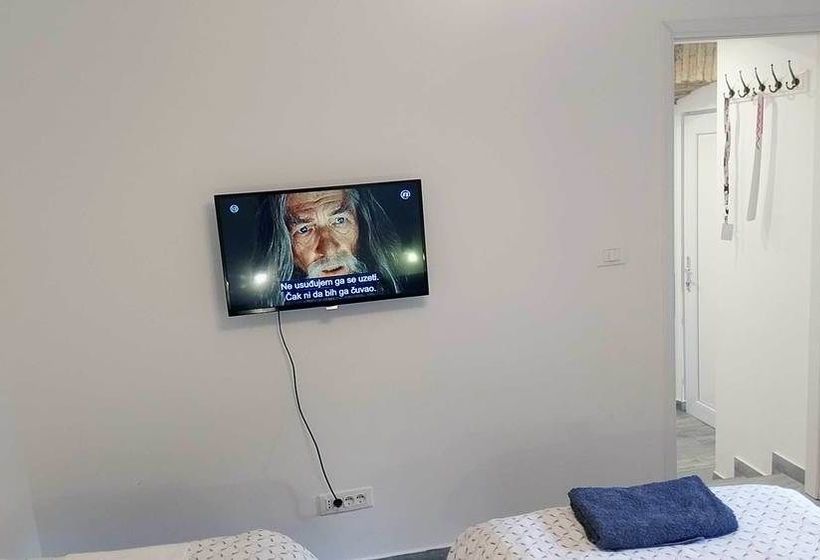 בית מלון כפרי Donos Apartments