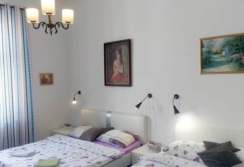 בית מלון כפרי Donos Apartments