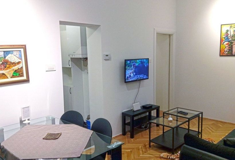 בית מלון כפרי Donos Apartments