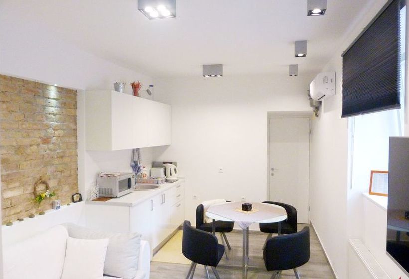 בית מלון כפרי Donos Apartments