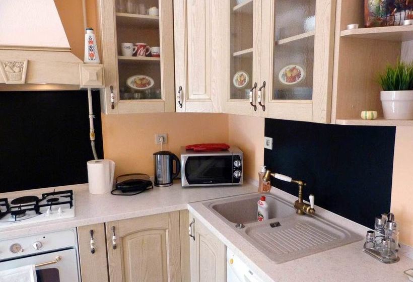 בית מלון כפרי Donos Apartments