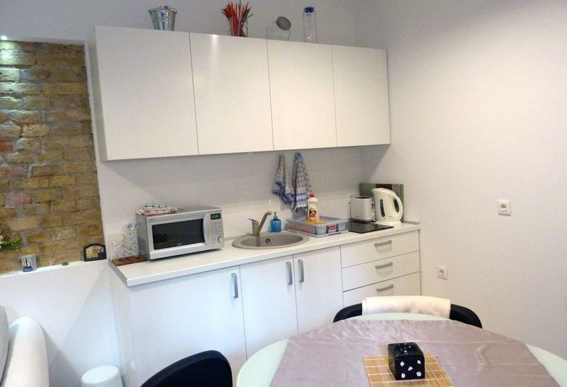 בית מלון כפרי Donos Apartments