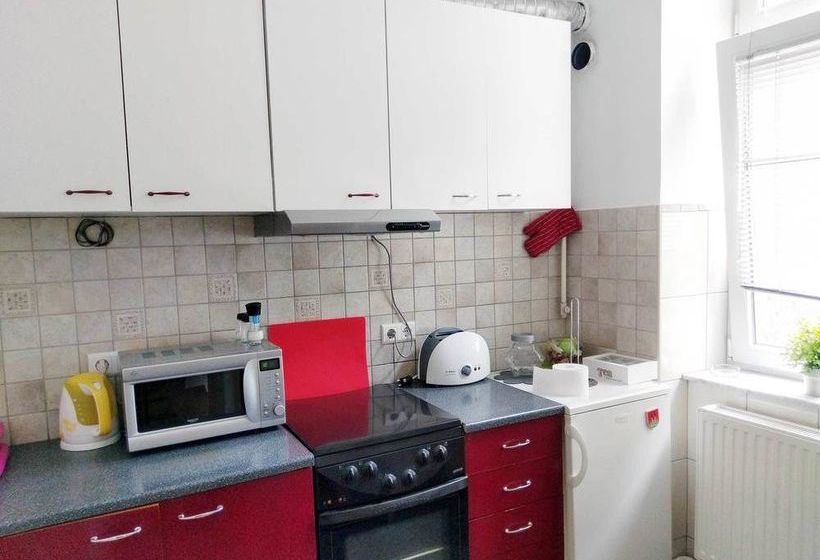 בית מלון כפרי Donos Apartments