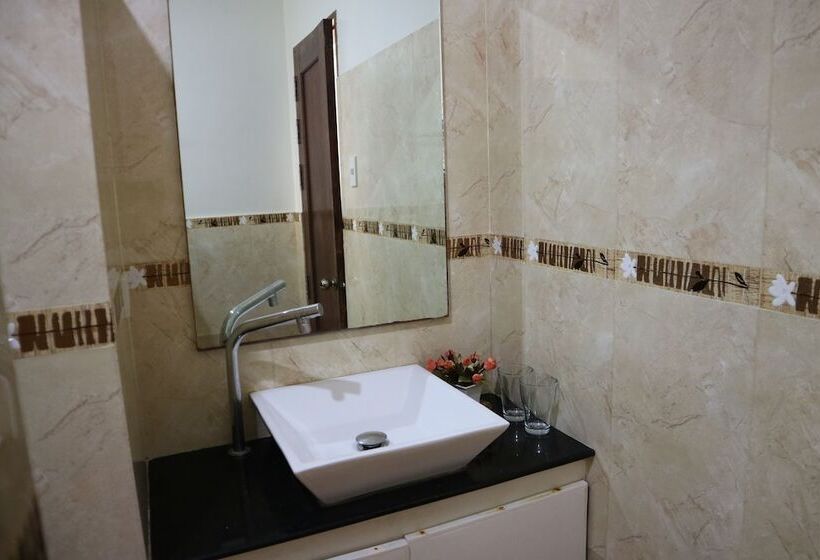 هتل El Nido Reef Strand Resort