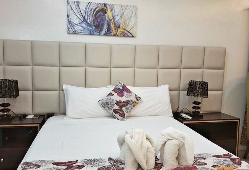 هتل El Nido Reef Strand Resort