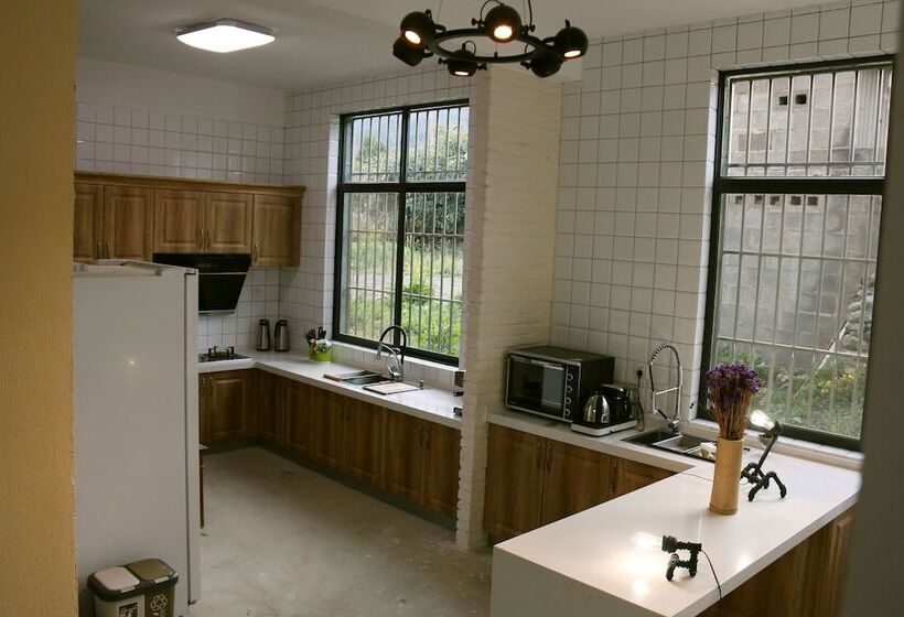 هتل Enjoy Holidays