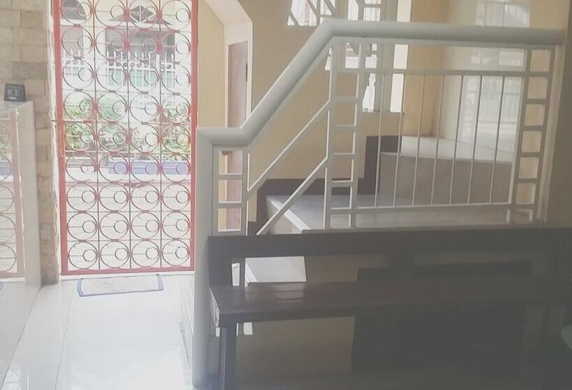 Отель Garces Budget Apartelle