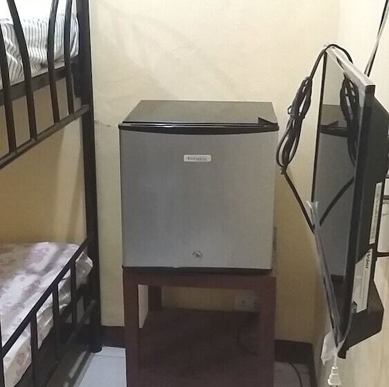 Отель Garces Budget Apartelle