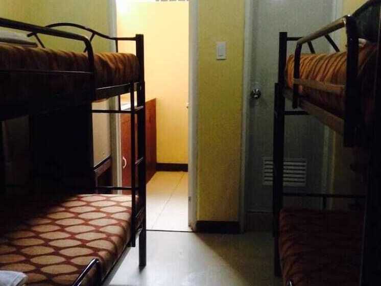 Отель Garces Budget Apartelle