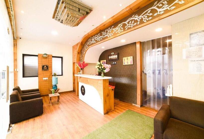 هتل Grandeur Near Mumbai International Airport