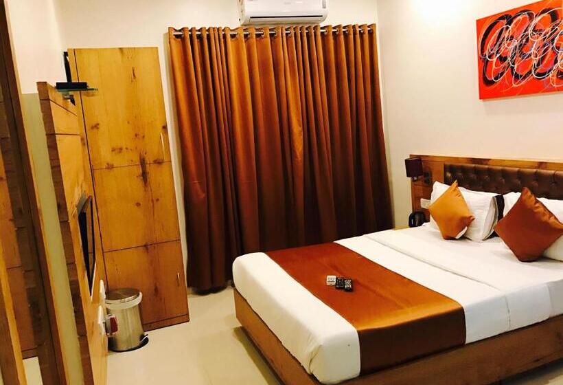 هتل Grandeur Near Mumbai International Airport