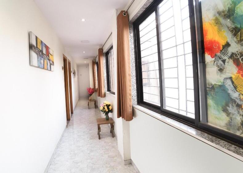 هتل Grandeur Near Mumbai International Airport