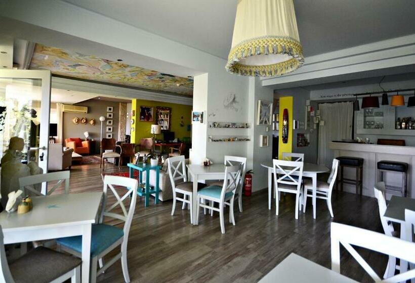 בית מלון כפרי Guesthouse Vissinokipos   Biker Friendly   Motorrad