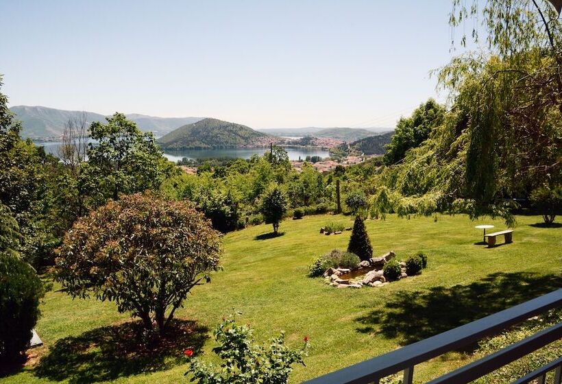 בית מלון כפרי Guesthouse Vissinokipos   Biker Friendly   Motorrad