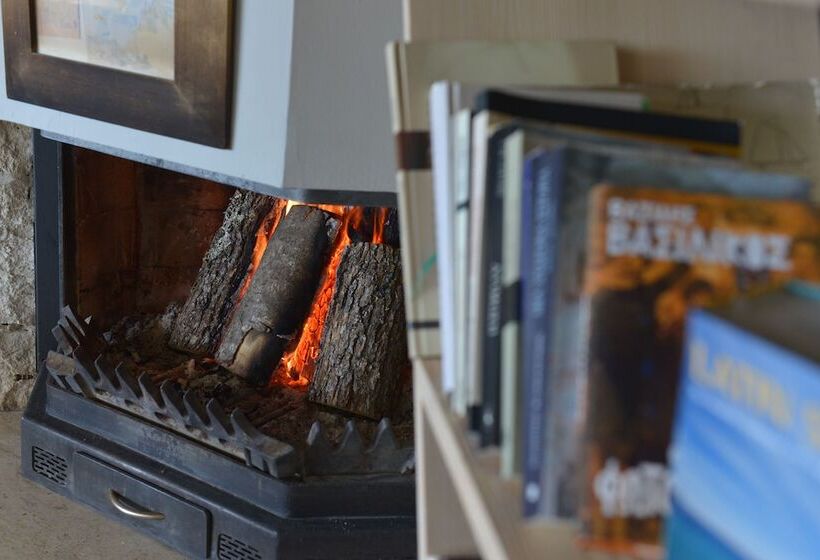 בית מלון כפרי Guesthouse Vissinokipos   Biker Friendly   Motorrad