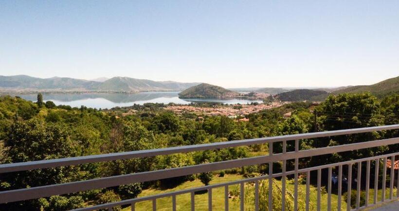 בית מלון כפרי Guesthouse Vissinokipos   Biker Friendly   Motorrad