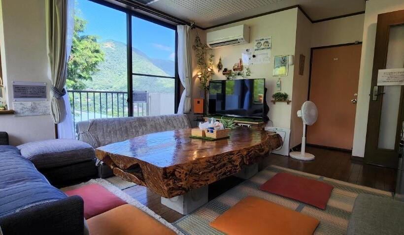 Отель Hakone Guesthouse Gaku