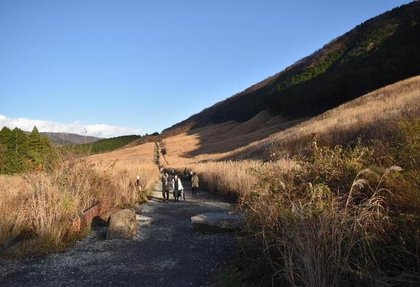 Отель Hakone Guesthouse Gaku