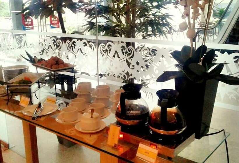 Her Hotel & Trade Centre Balikpapan