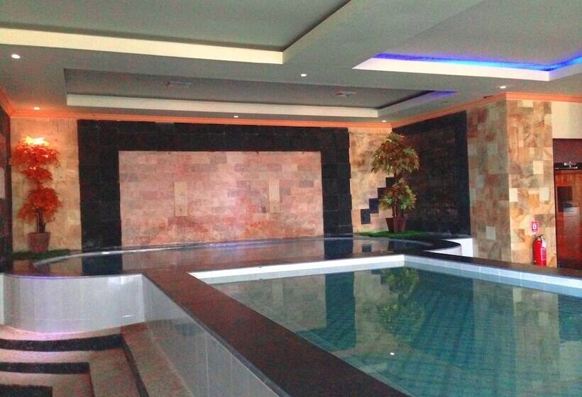 Her Hotel & Trade Centre Balikpapan