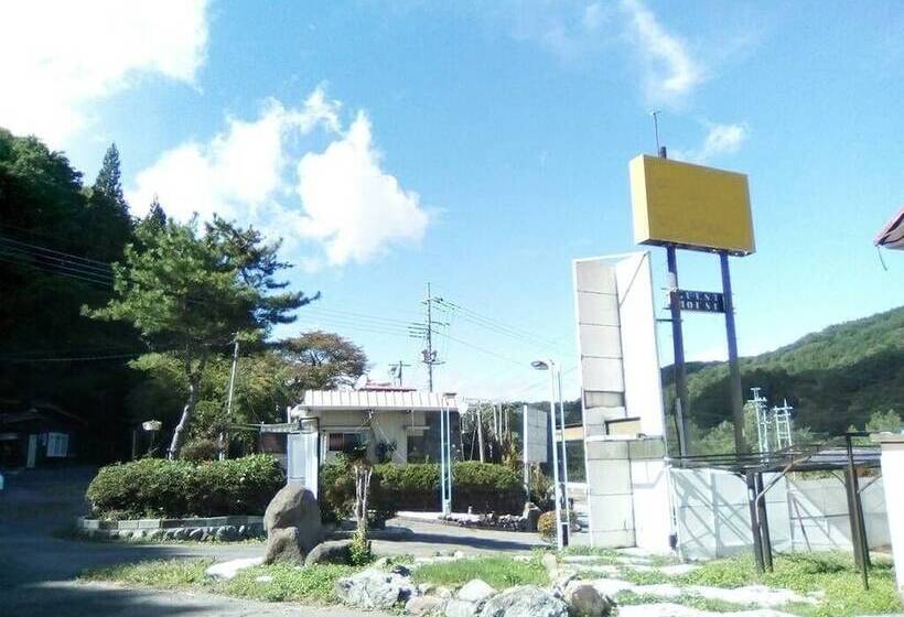 בית מלון כפרי Ila Hakushu Guest House