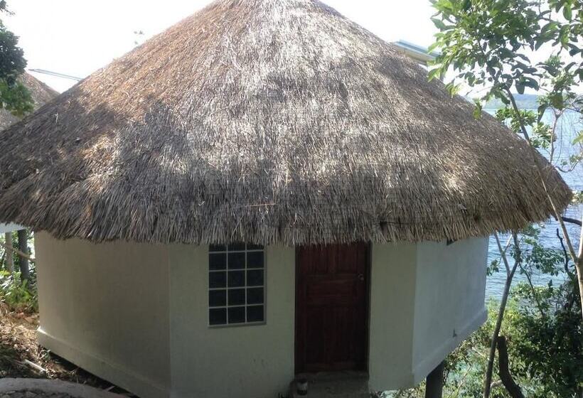 هتل Iris Island Eco Resort