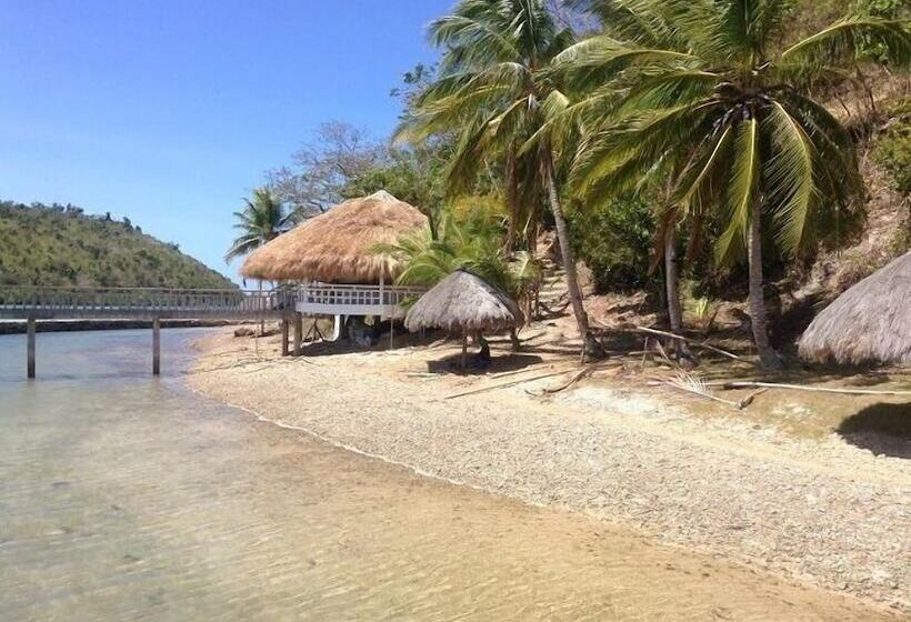 هتل Iris Island Eco Resort