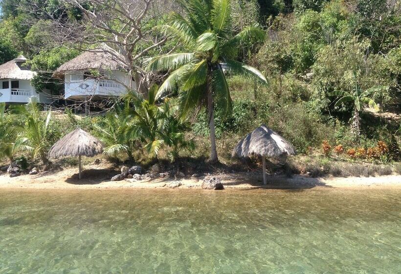 هتل Iris Island Eco Resort