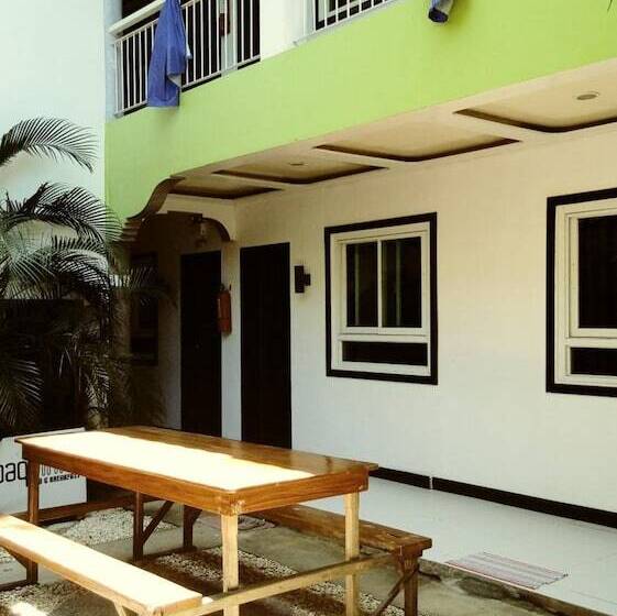 酒店 Joaquinns Bed & Breakfast