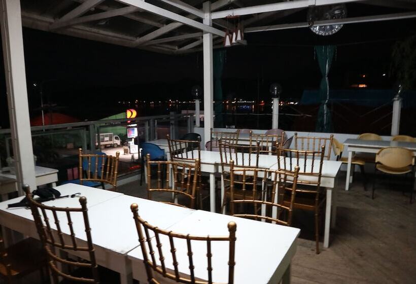 酒店 Joaquinns Bed & Breakfast