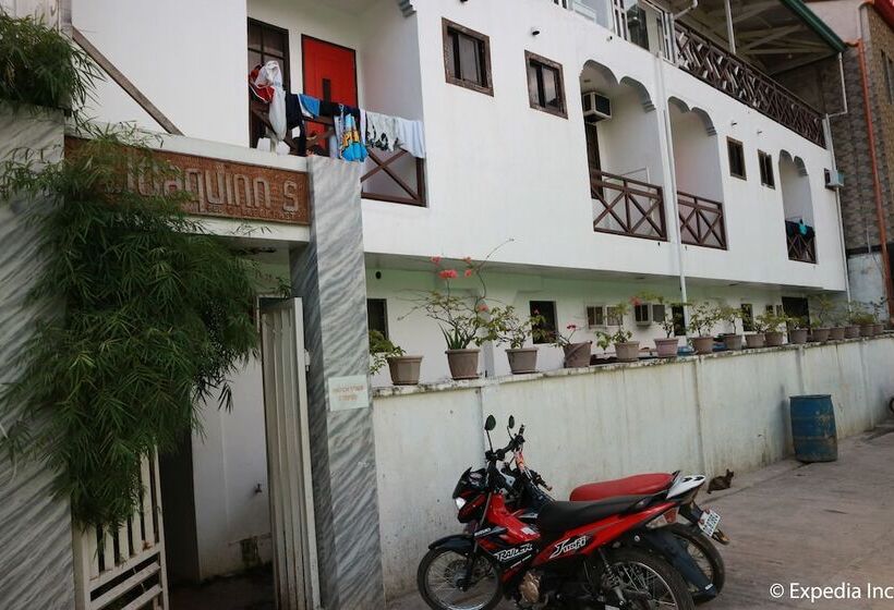 酒店 Joaquinns Bed & Breakfast