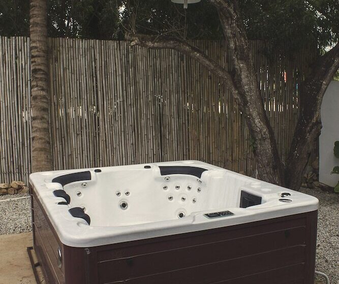 ホテル Kanaka Lake Villa