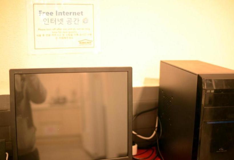 هتل Kimchee Busan Station Guesthouse  Hostel