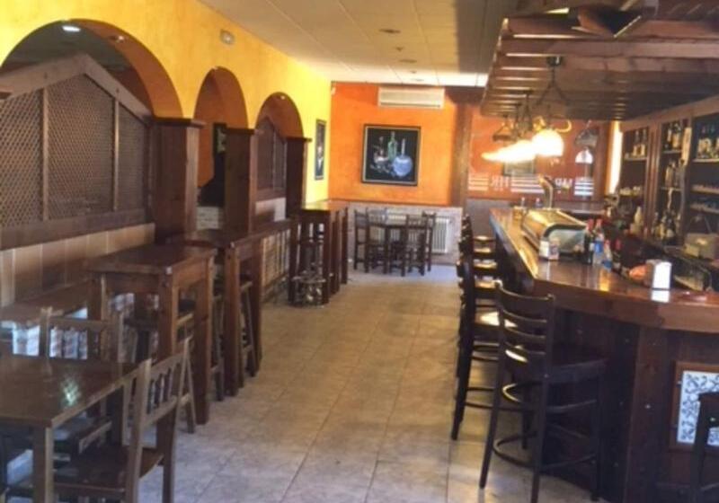 Отель La Hacienda Del Casar