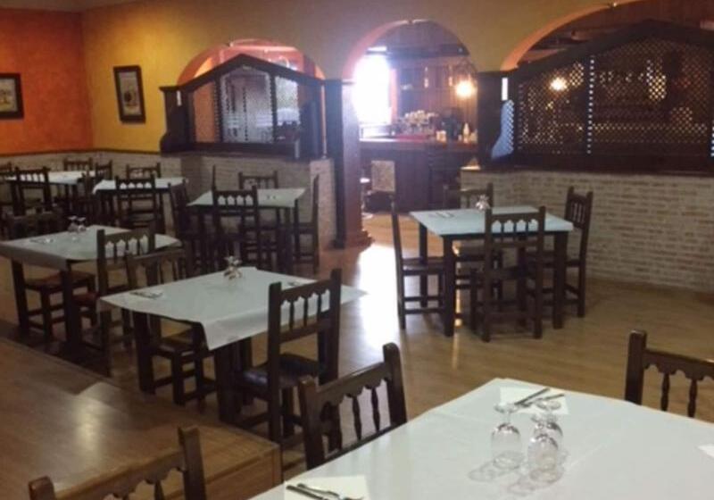 Отель La Hacienda Del Casar